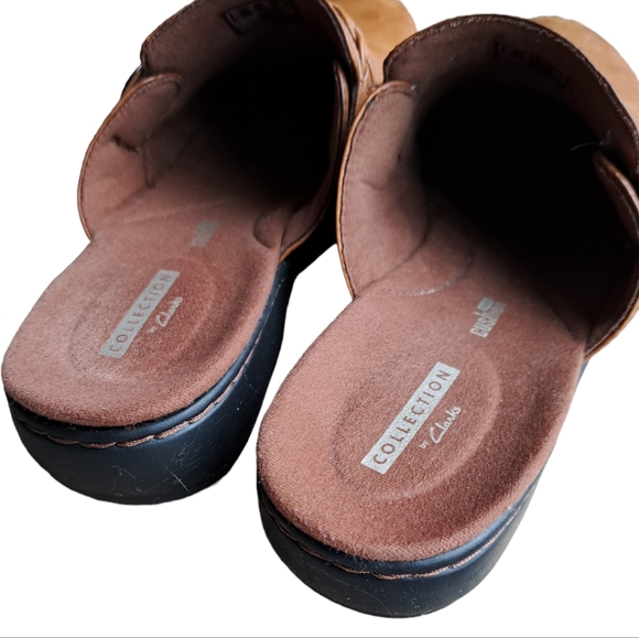 Clarks women's leather slides. - Picture 4 of 6